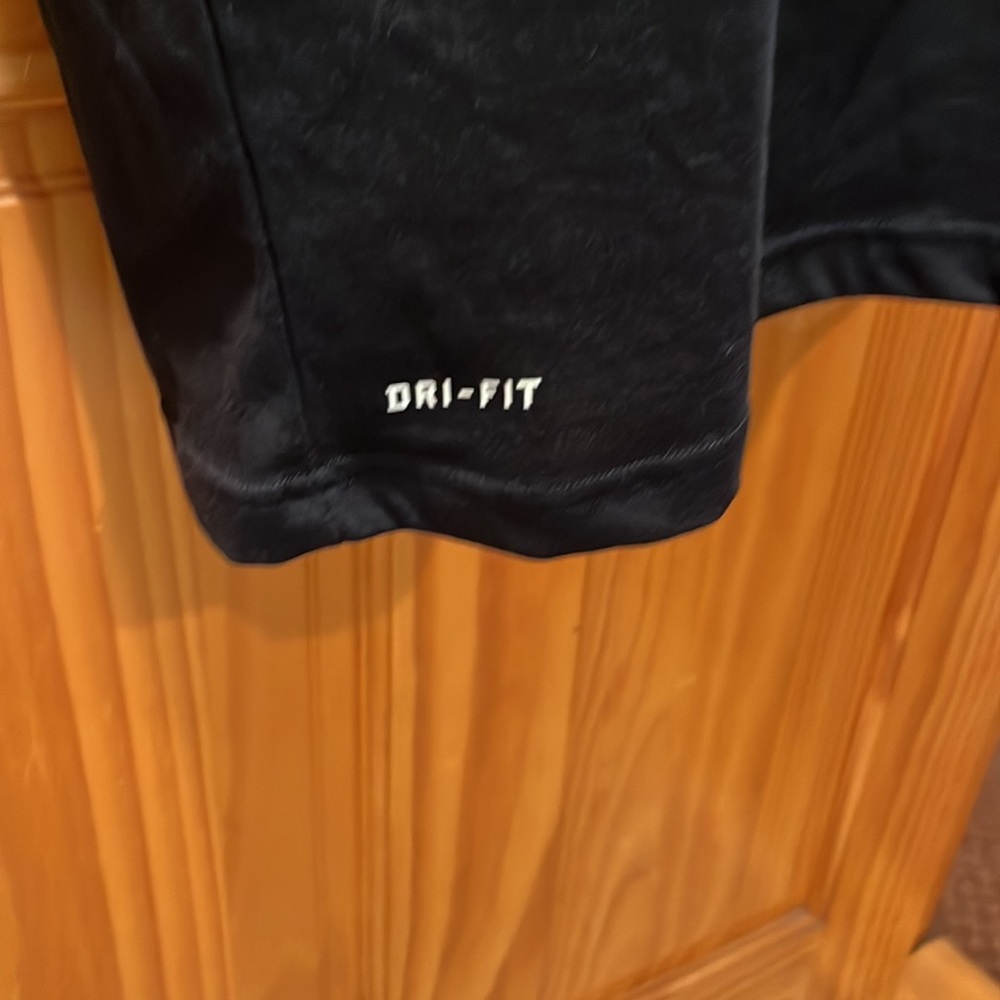 Nike Dri-Fit Black Unisex T-Shirt - Picture 6 of 8